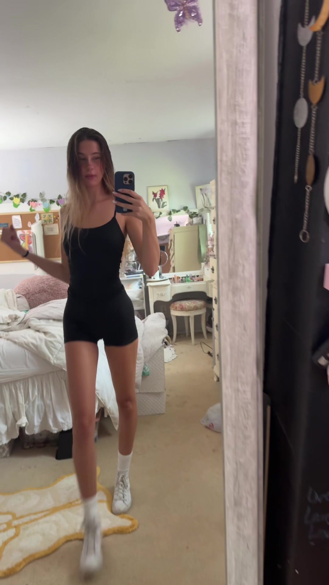 @isabella