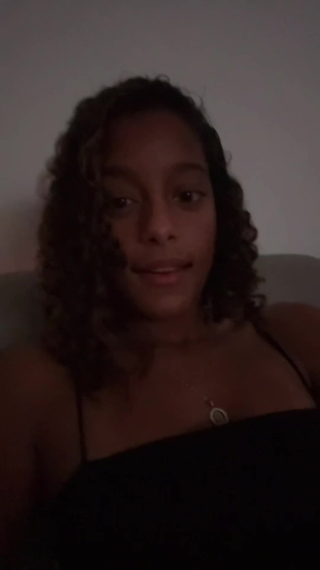 @Elayne_Pires👣