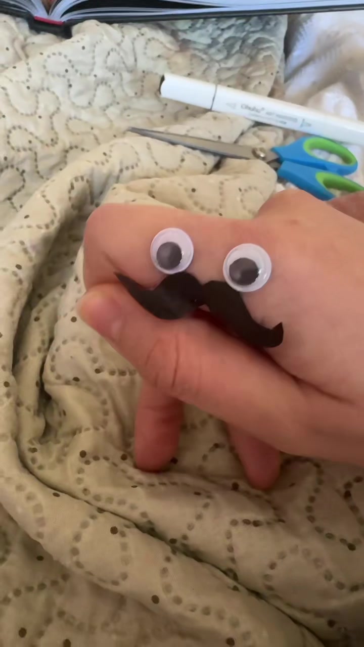 @<3