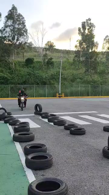 @InstructorComandoJs