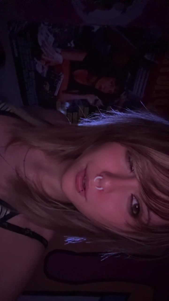@Lainey🎞️