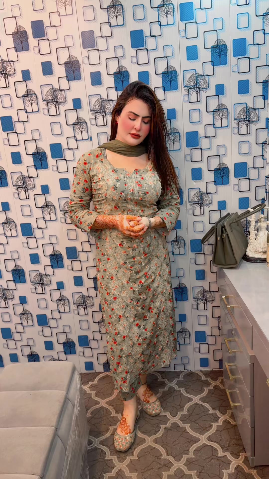@Riya Khan34