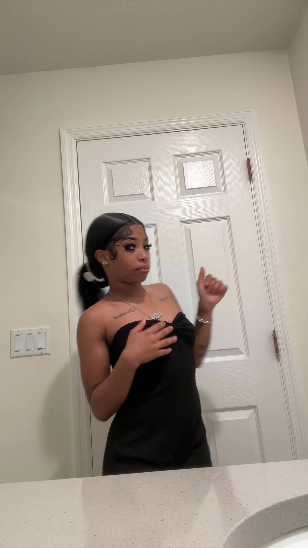 @👩🏽&zwj;❤️&zwj;💋&zwj;👩🏽