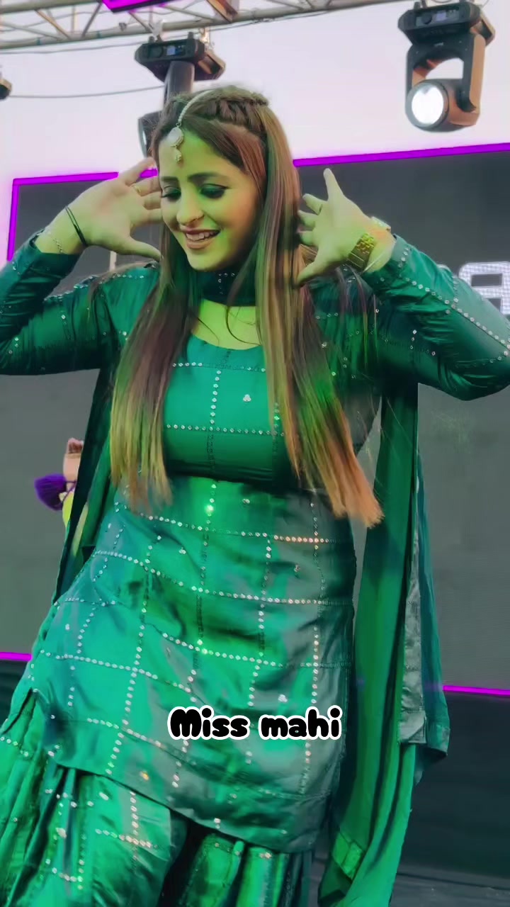 @Aj_Malika011