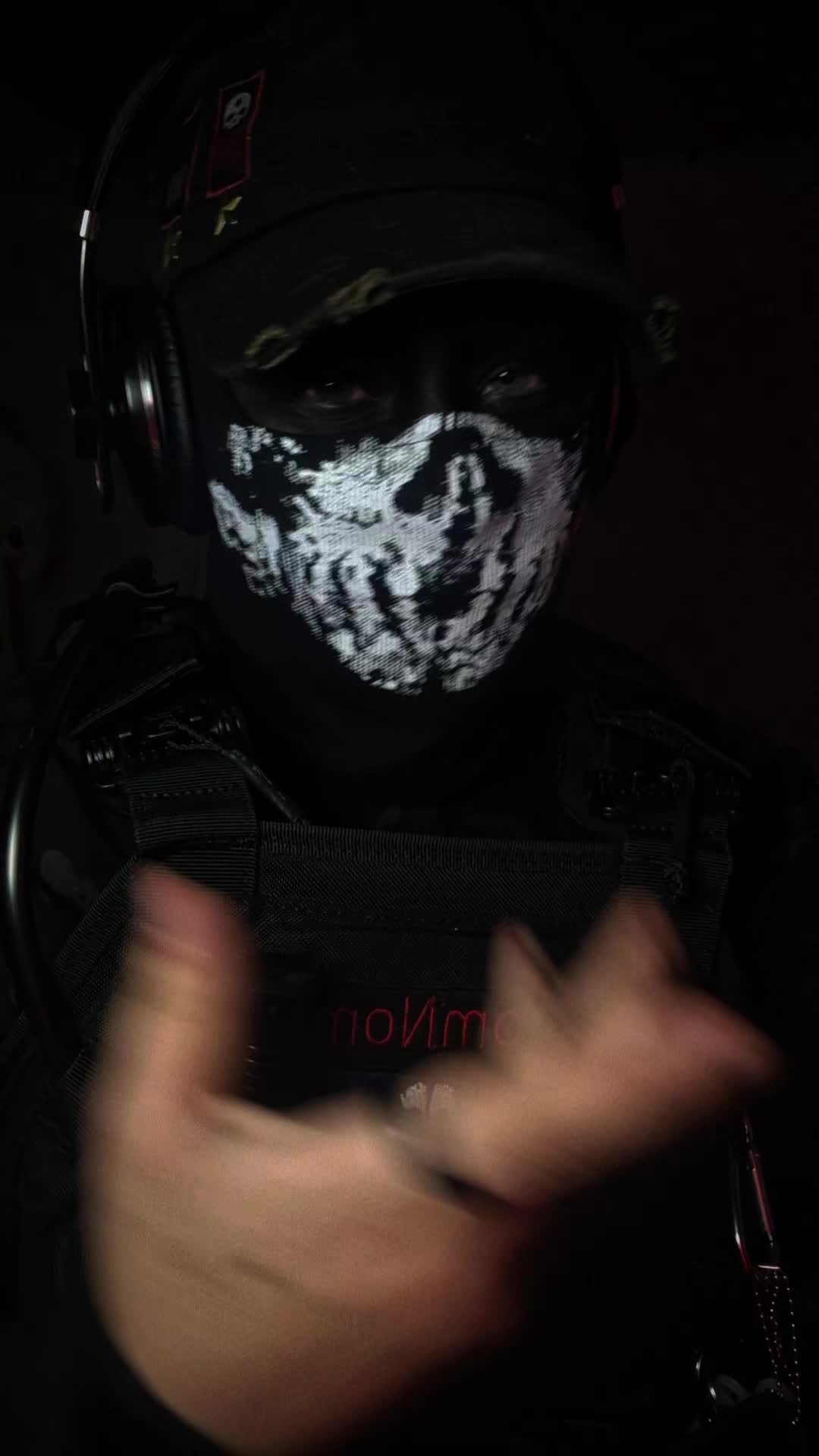 @Callsign.NomNoms (-_-)