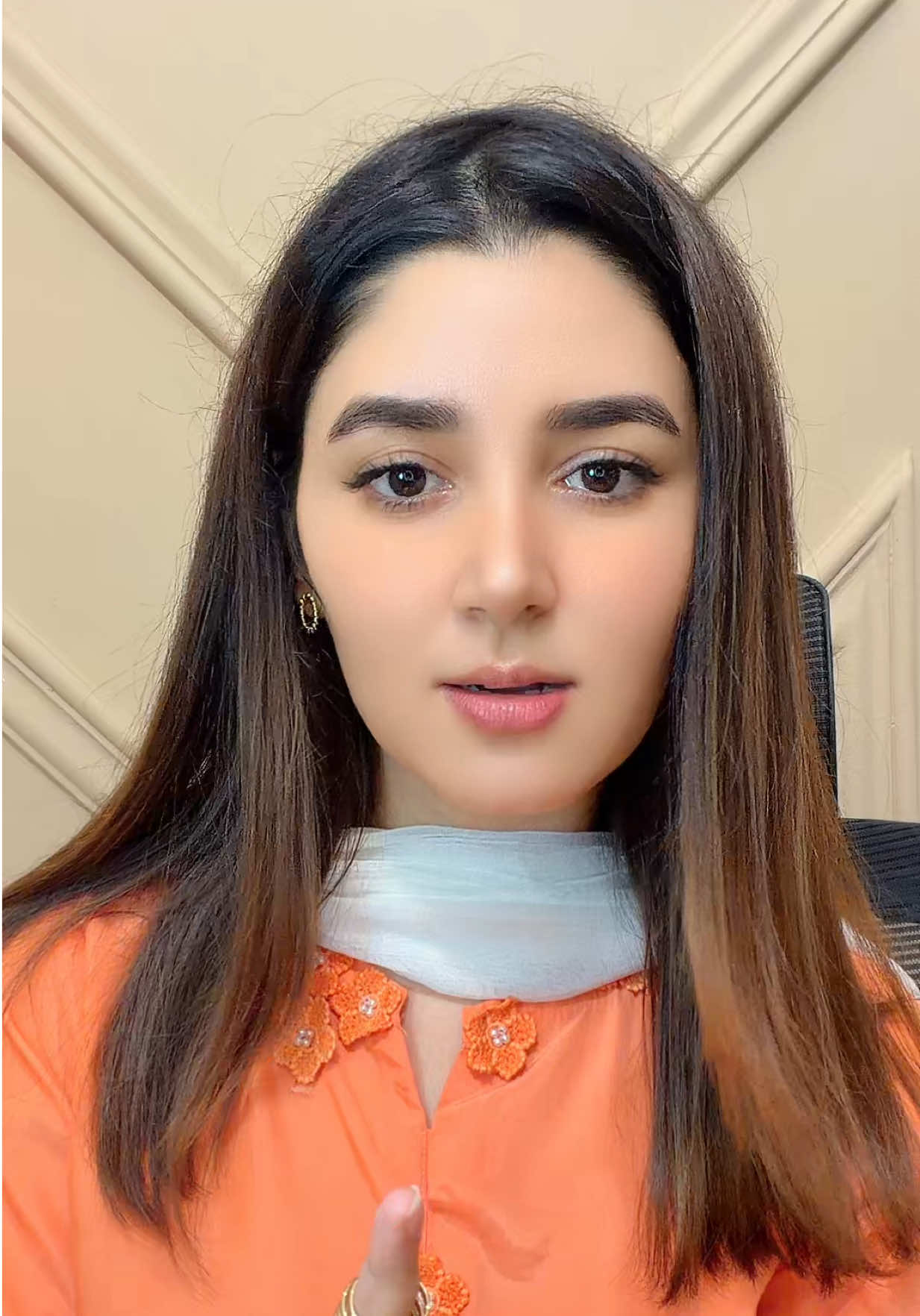 @🍂 Zoni Khan 🍂