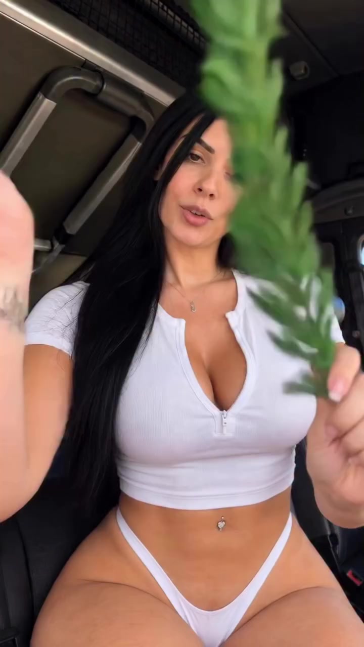@Julia Porchat