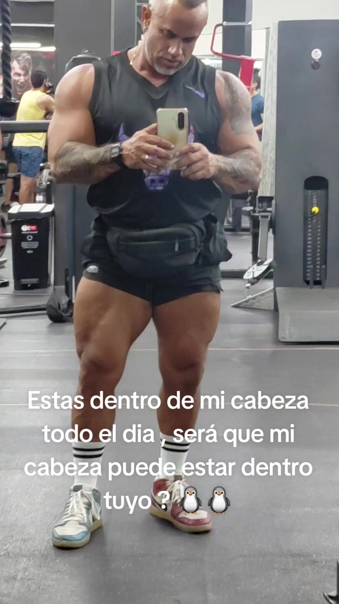 @Enrique Briones200