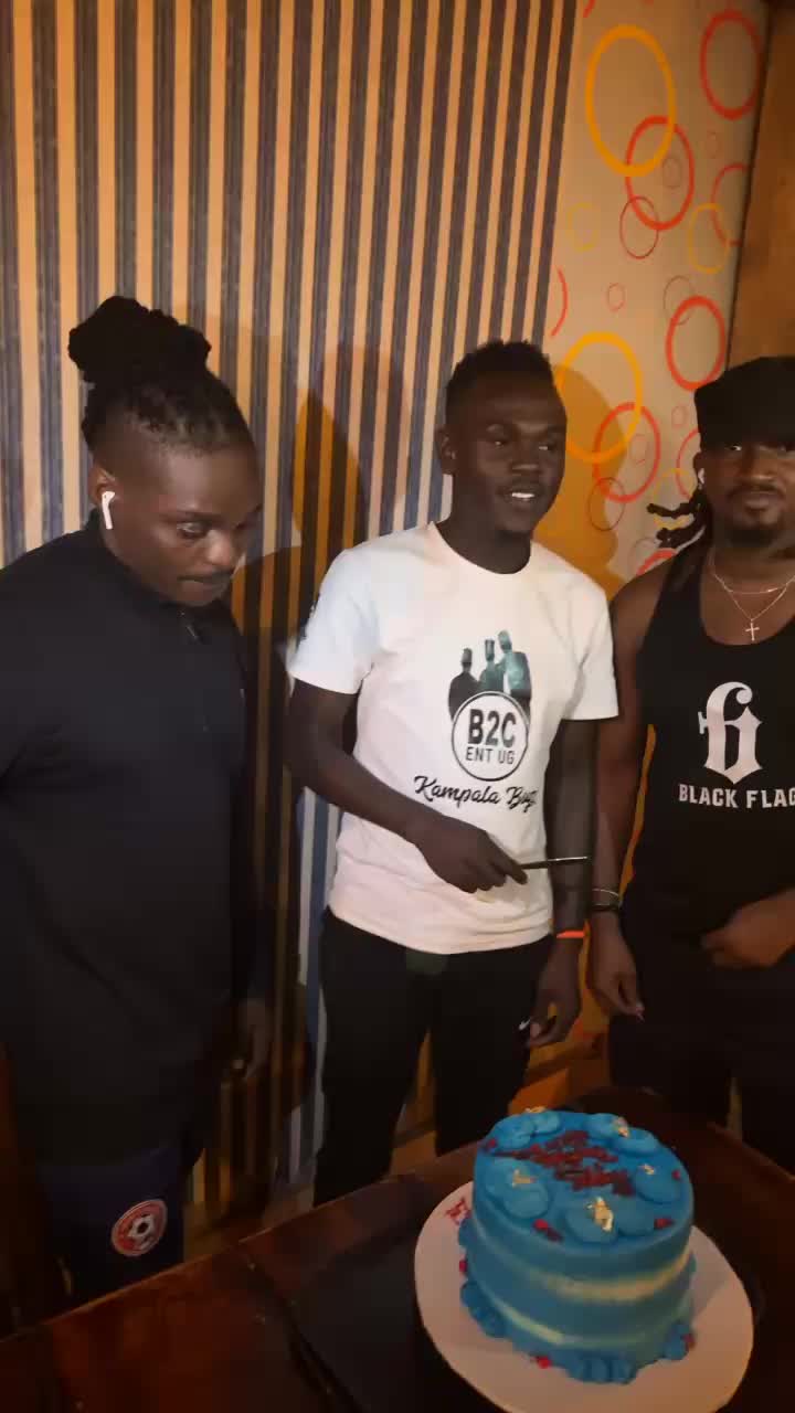 @NICK_B2C❤️🎶🇺🇬