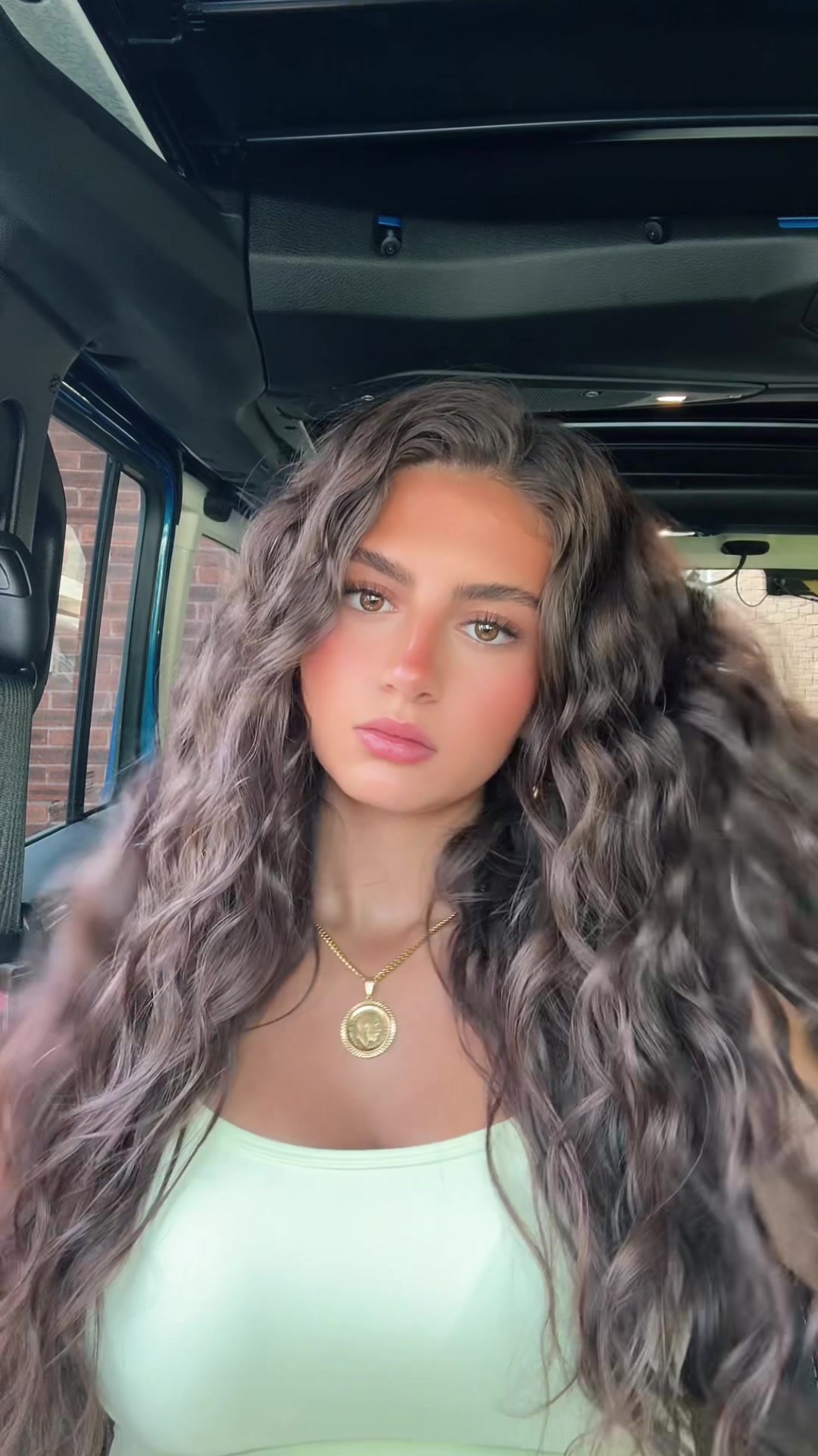 @𝐌𝐮𝐧𝐚