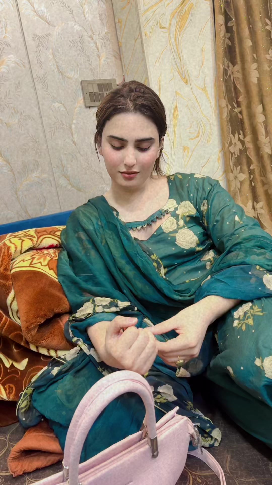 @Alishba khan🧸❣️