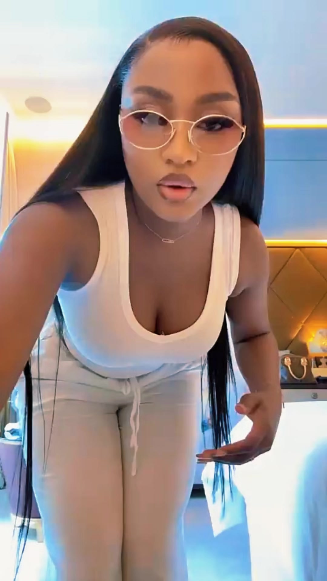 @𝓒𝓱𝓮𝓻𝔂𝓵 ❤️🌹&reg;