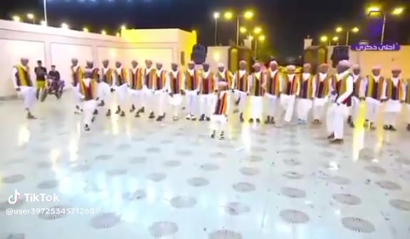 @ڤرقة آخوإن عـآيٌـل🤍🌼.