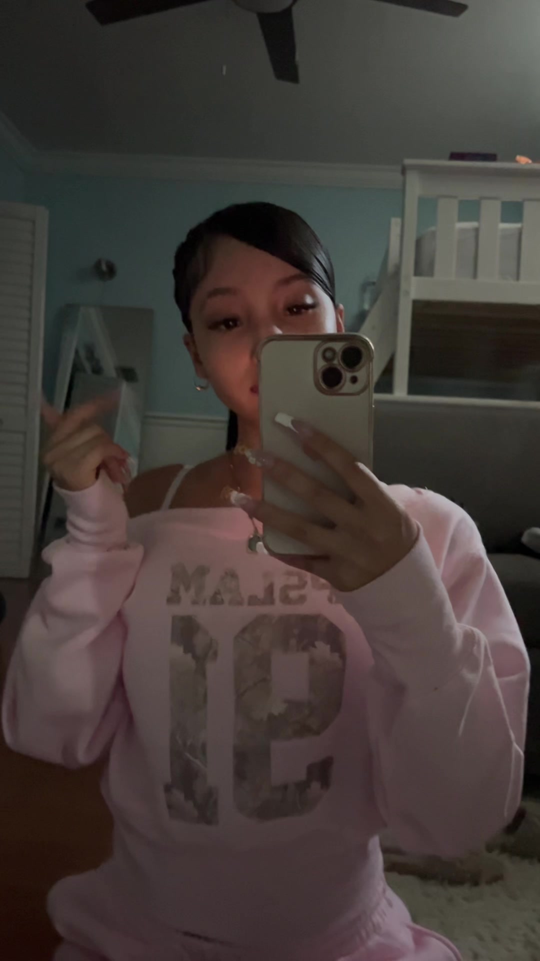 @naomiiii