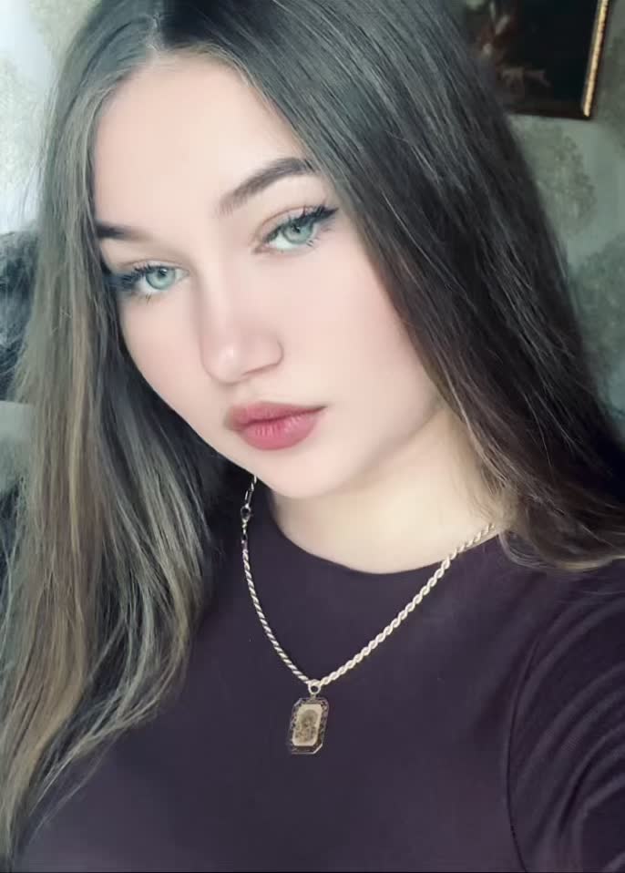 @👸🏻🖤