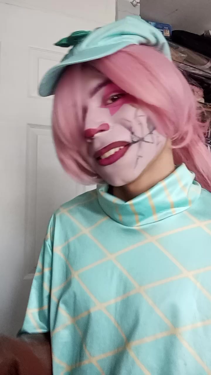 @Dafne the clowngirl