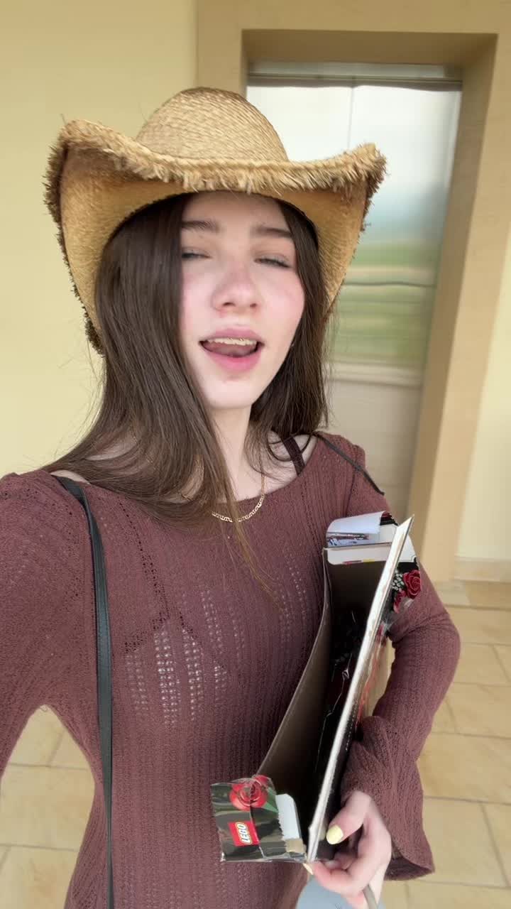 @Moni