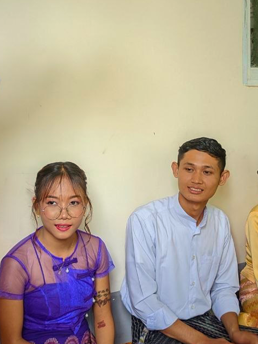 @မိတ်ကပ်ရဲရဲဖီးနစ်