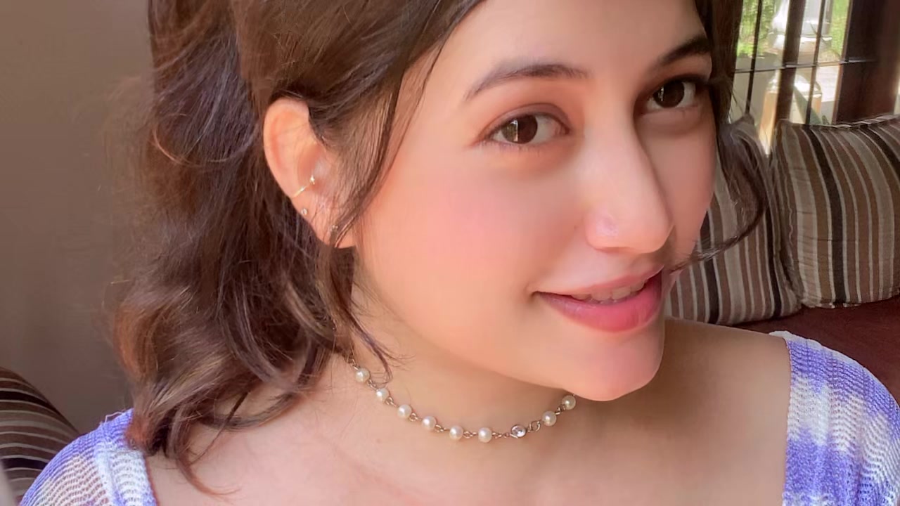 @✿❀_ANJU_ITHRA_ᥫᩣ