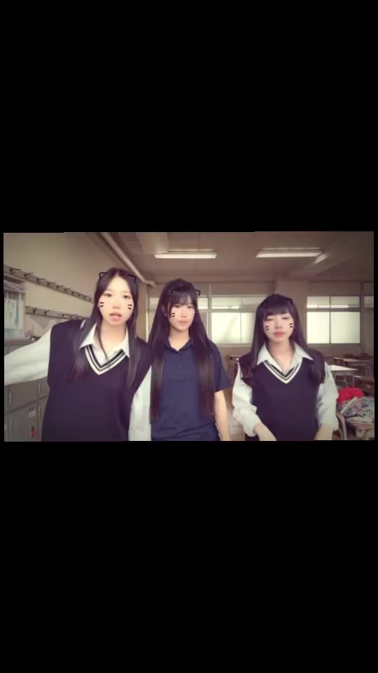 @りりあ