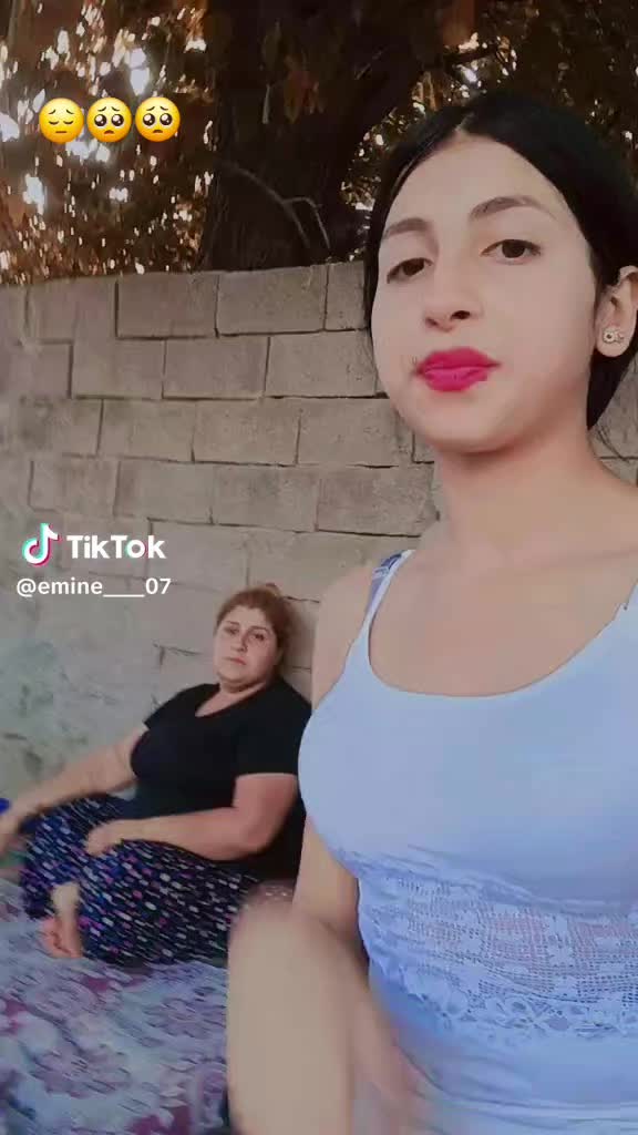 @Emine div