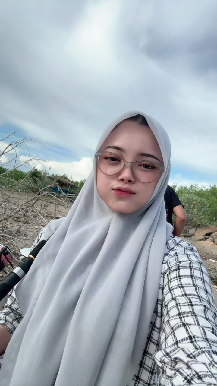 @cutkina_