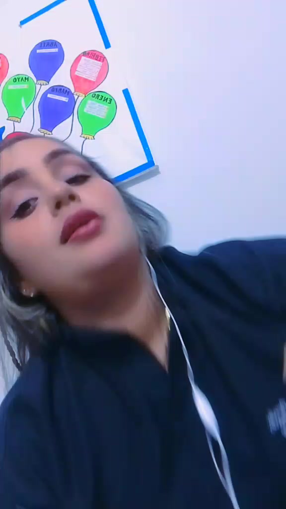 @Elennis