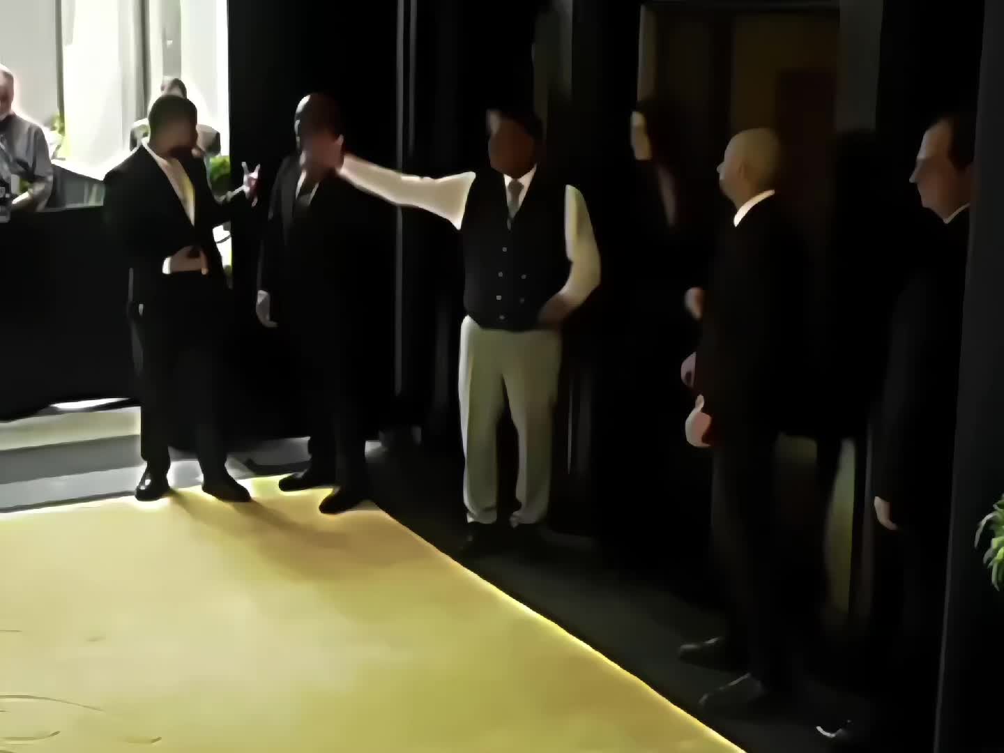 @🄰🅁🄰🅉🄺🄰