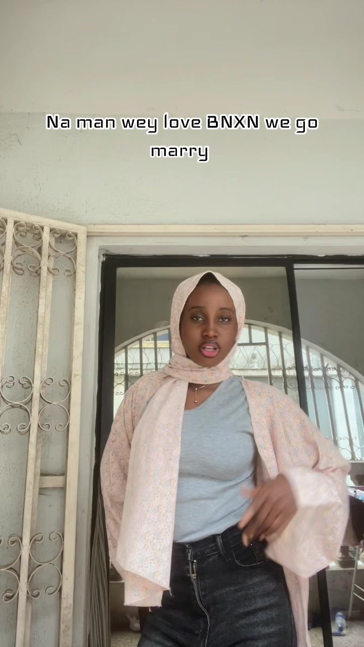 @𝓣𝓱𝓲𝓪 ♡