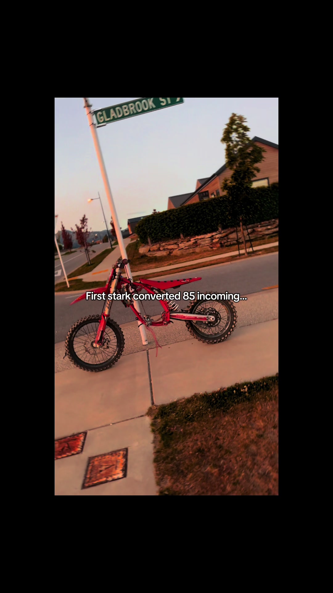 @𝓡𝓮𝓴𝓸33𝔀𝓱𝓮𝓮𝓵𝓮𝓻