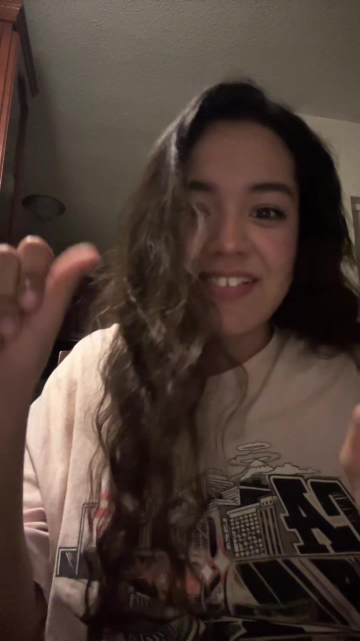 @janely 🦋💜