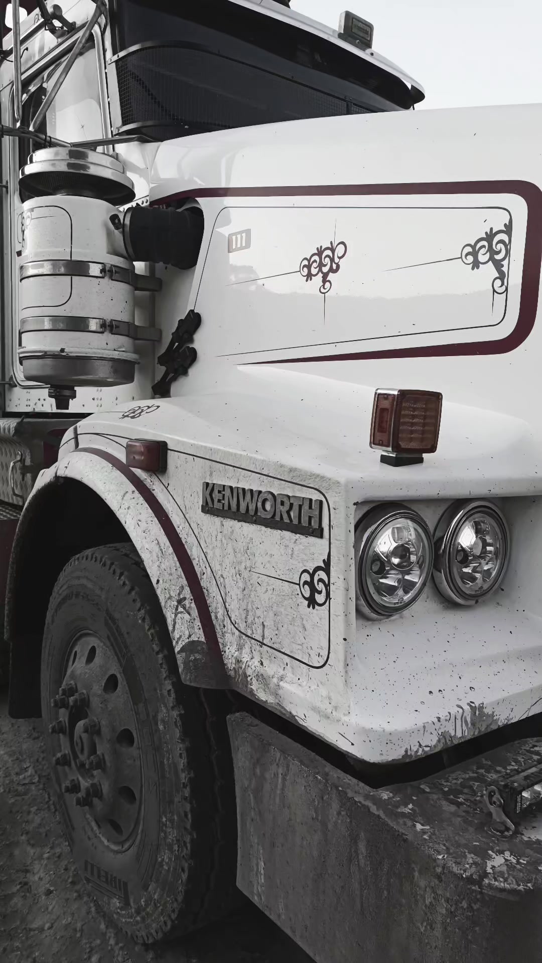 @NE Trucks🖤