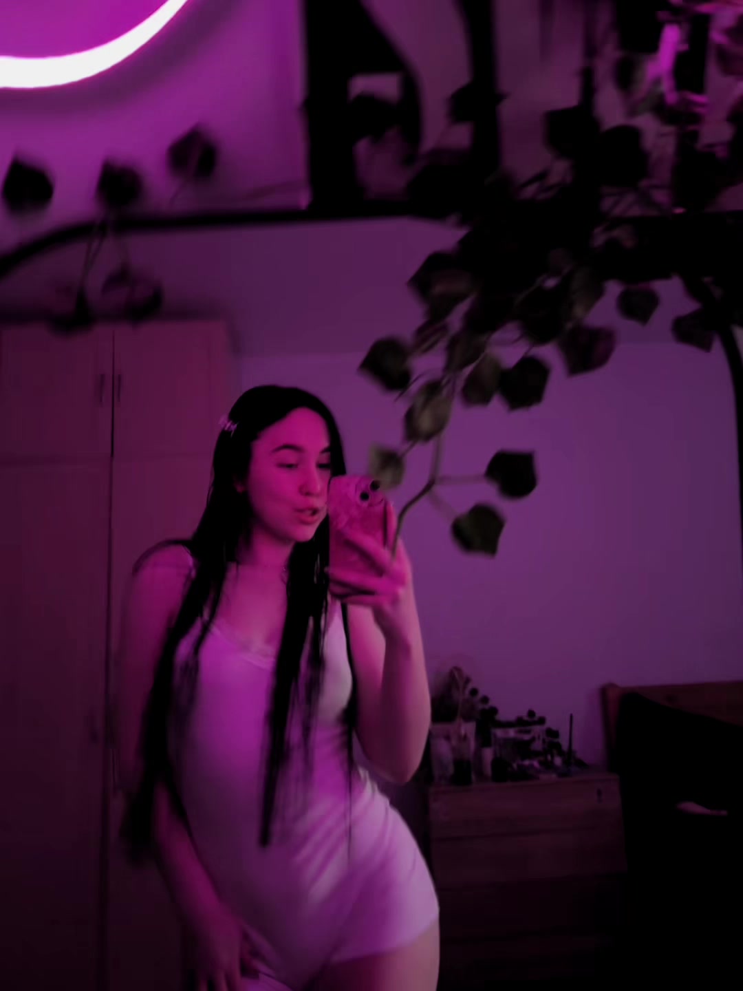 @🫂