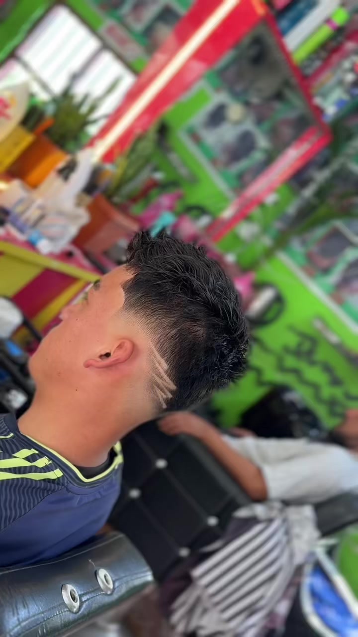 @gwaltar shyam vai hair cutting