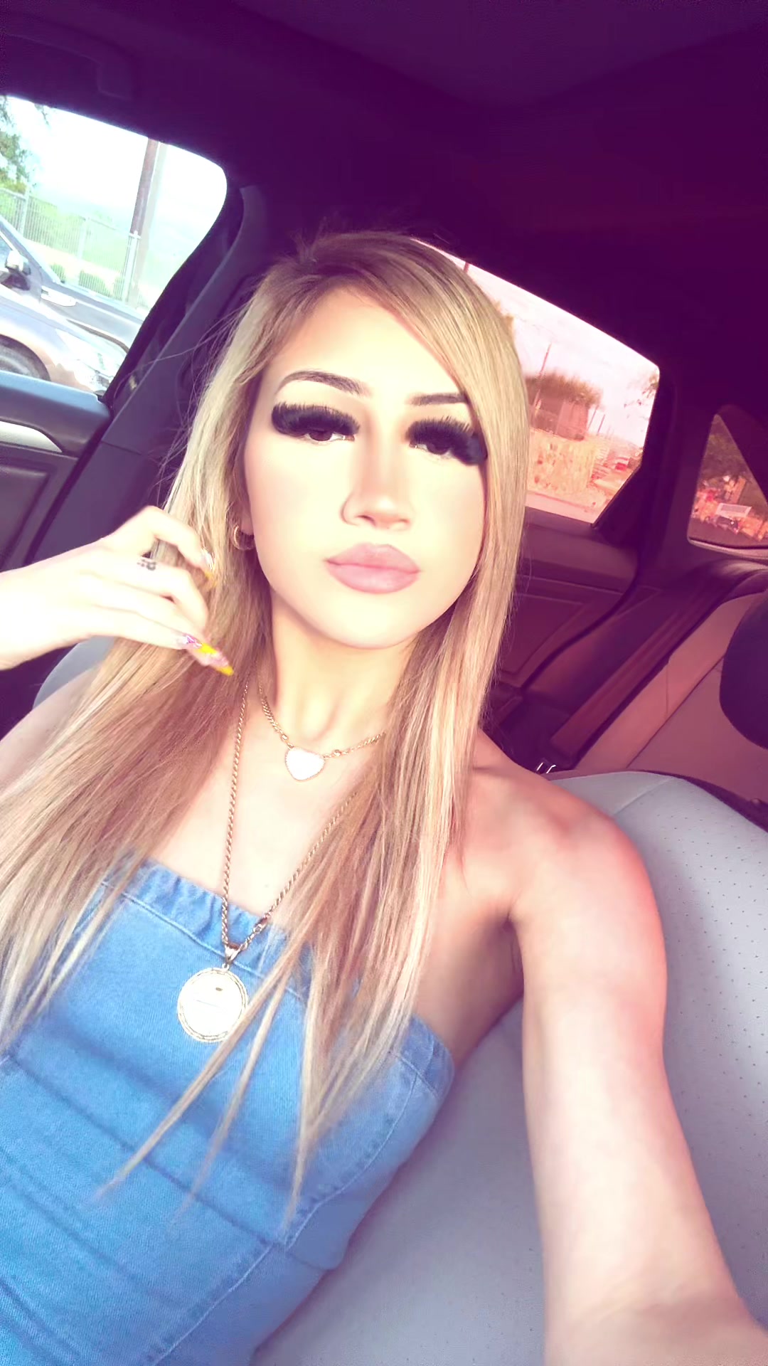 @Doll