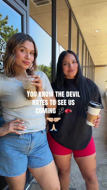 @LizzzRenee