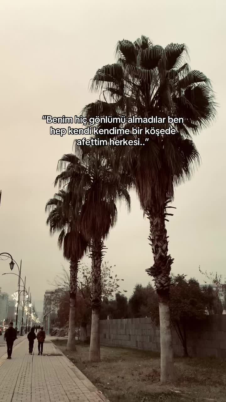 @ℰ