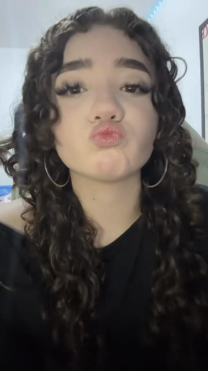 @emicamacho__