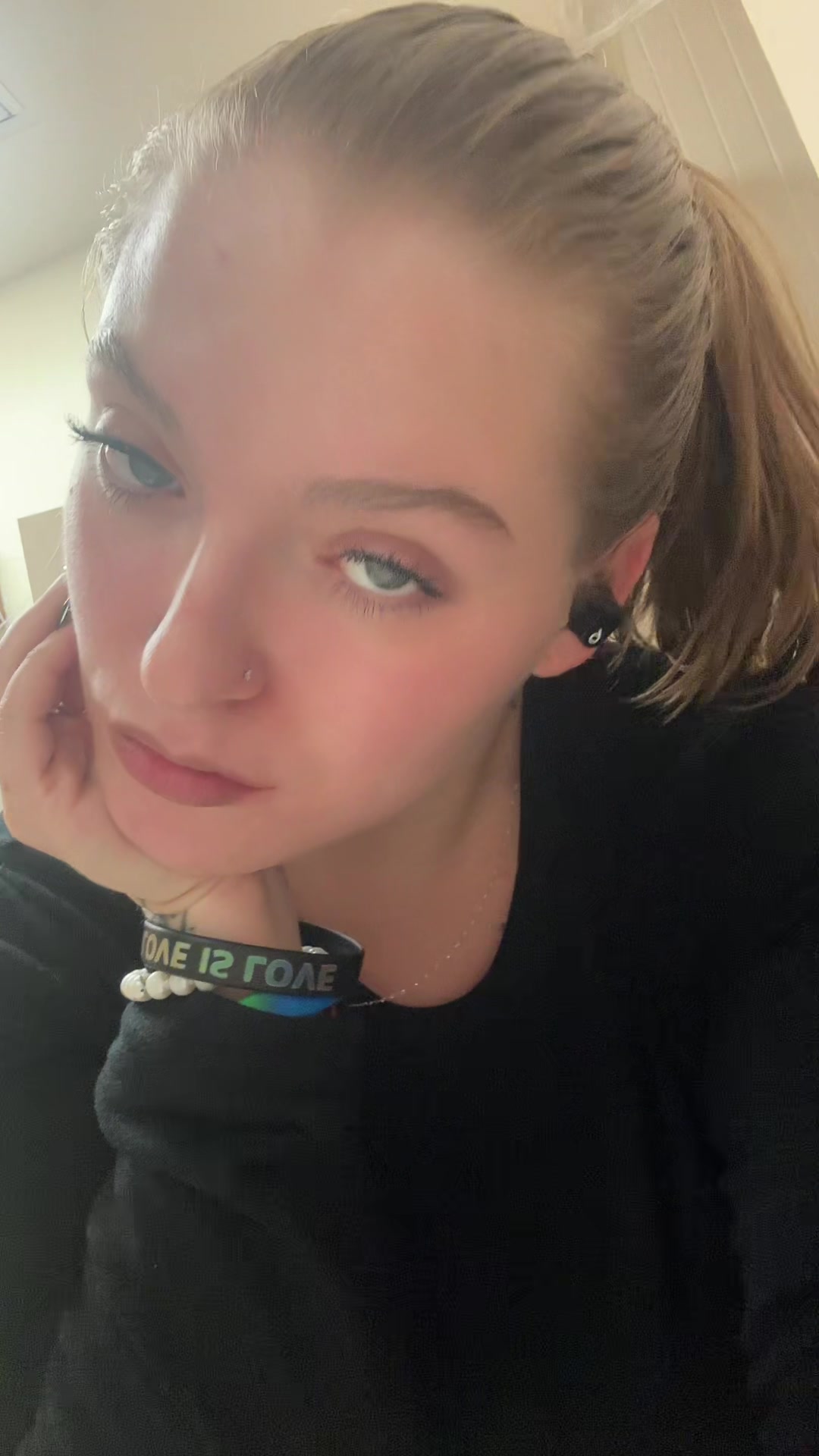 @0liviaa_