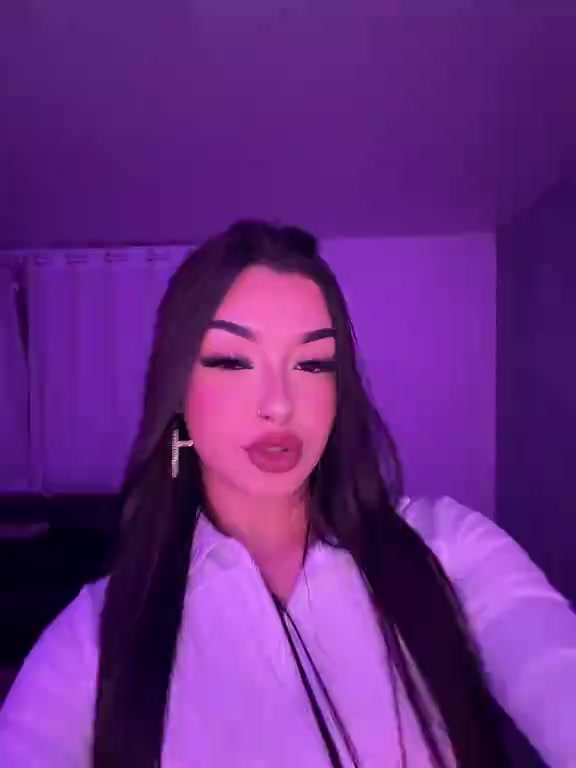 @𝕔𝕣𝕚𝕤𝕥𝕒𝕝٩😍۶