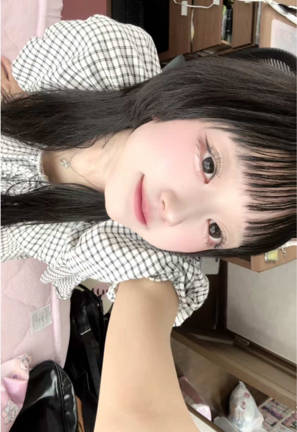 @か