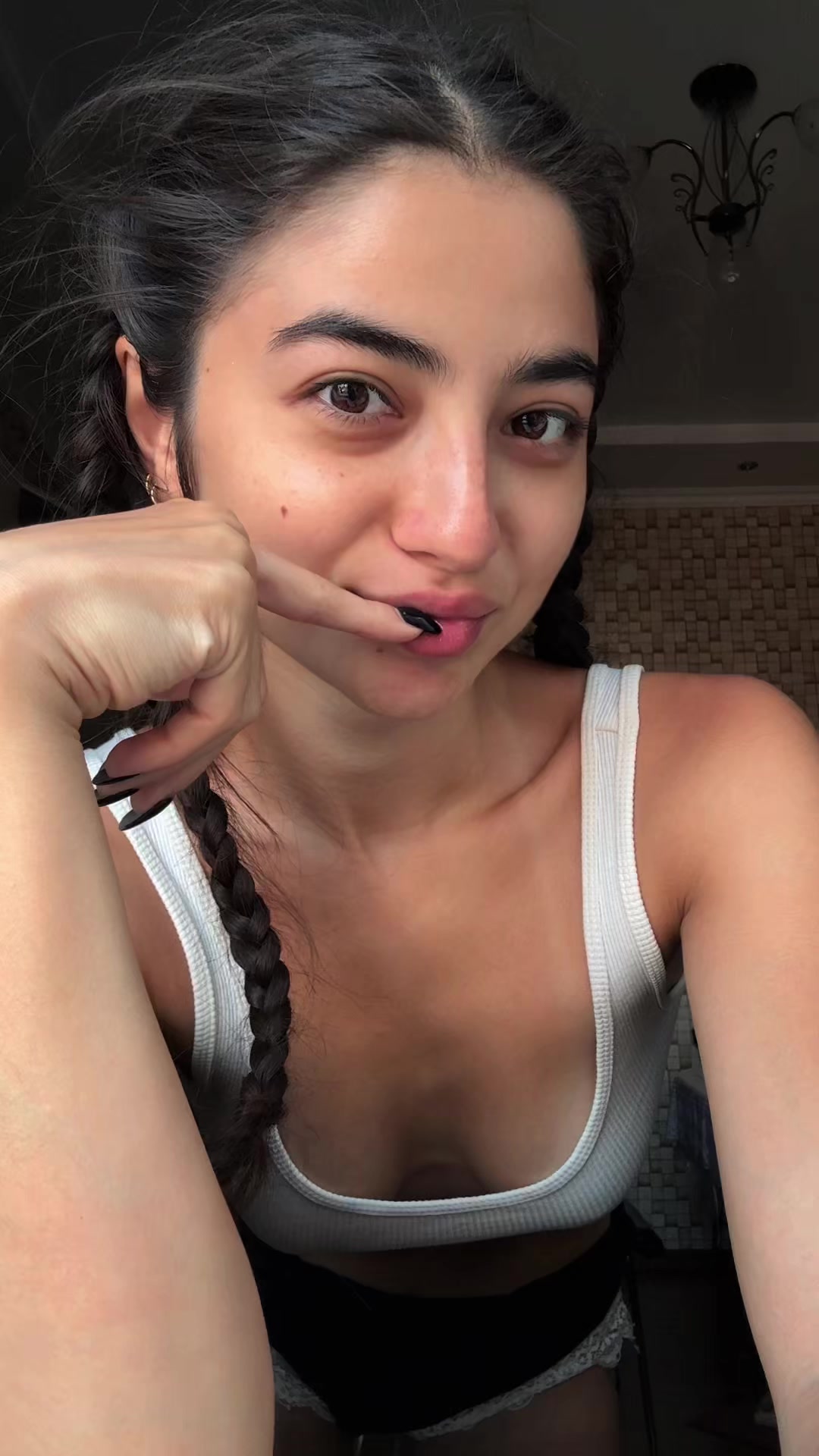 @_bellaraa_