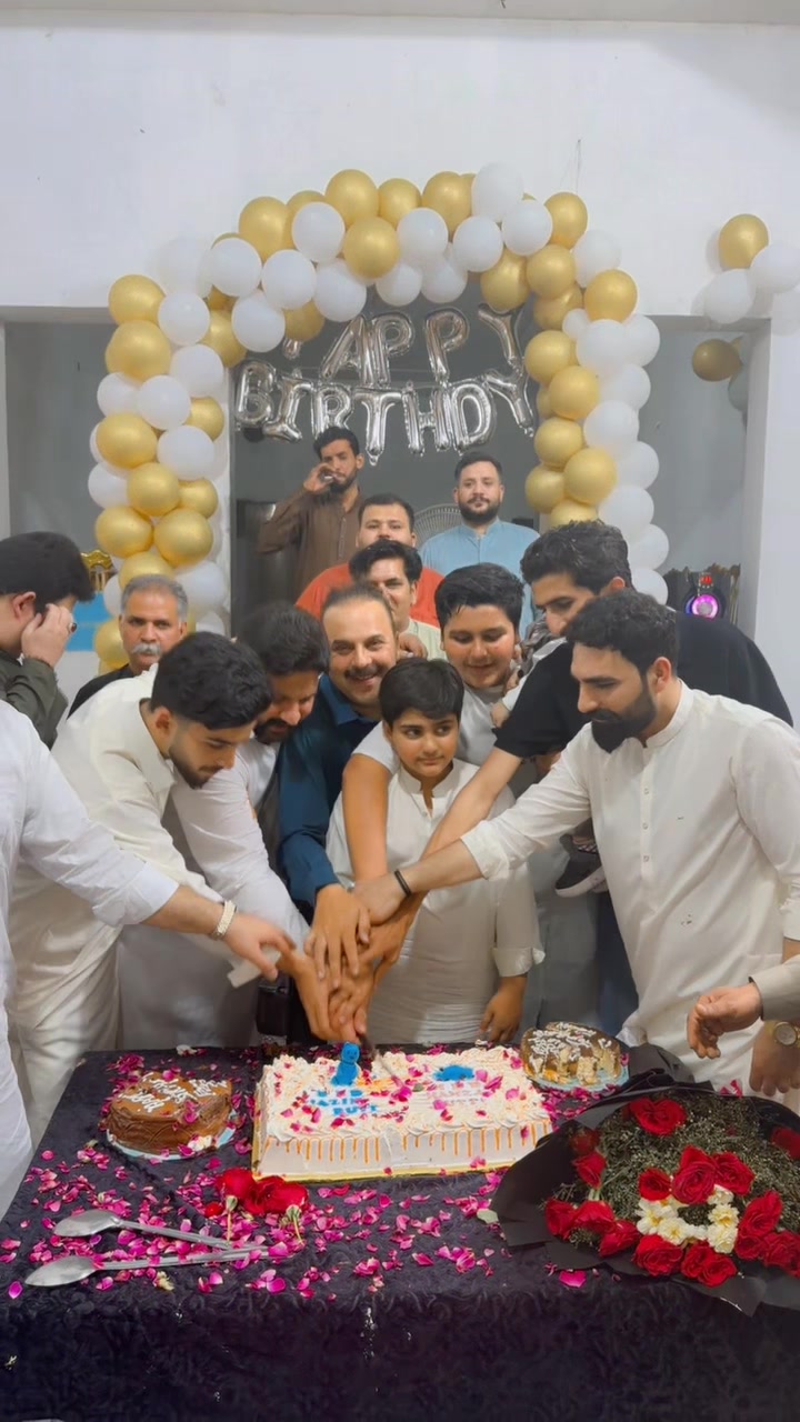 @ہادی  بٹ 🦁