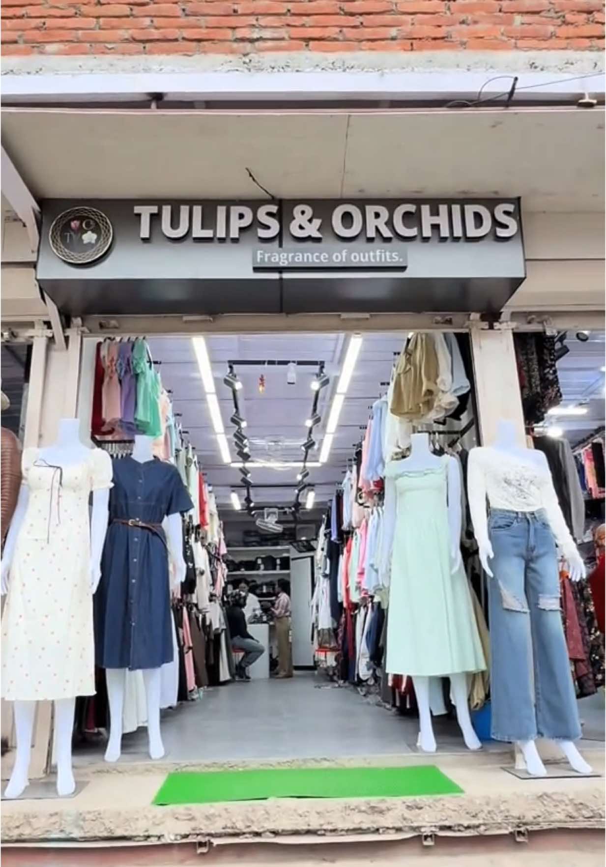 @tulips&orchids