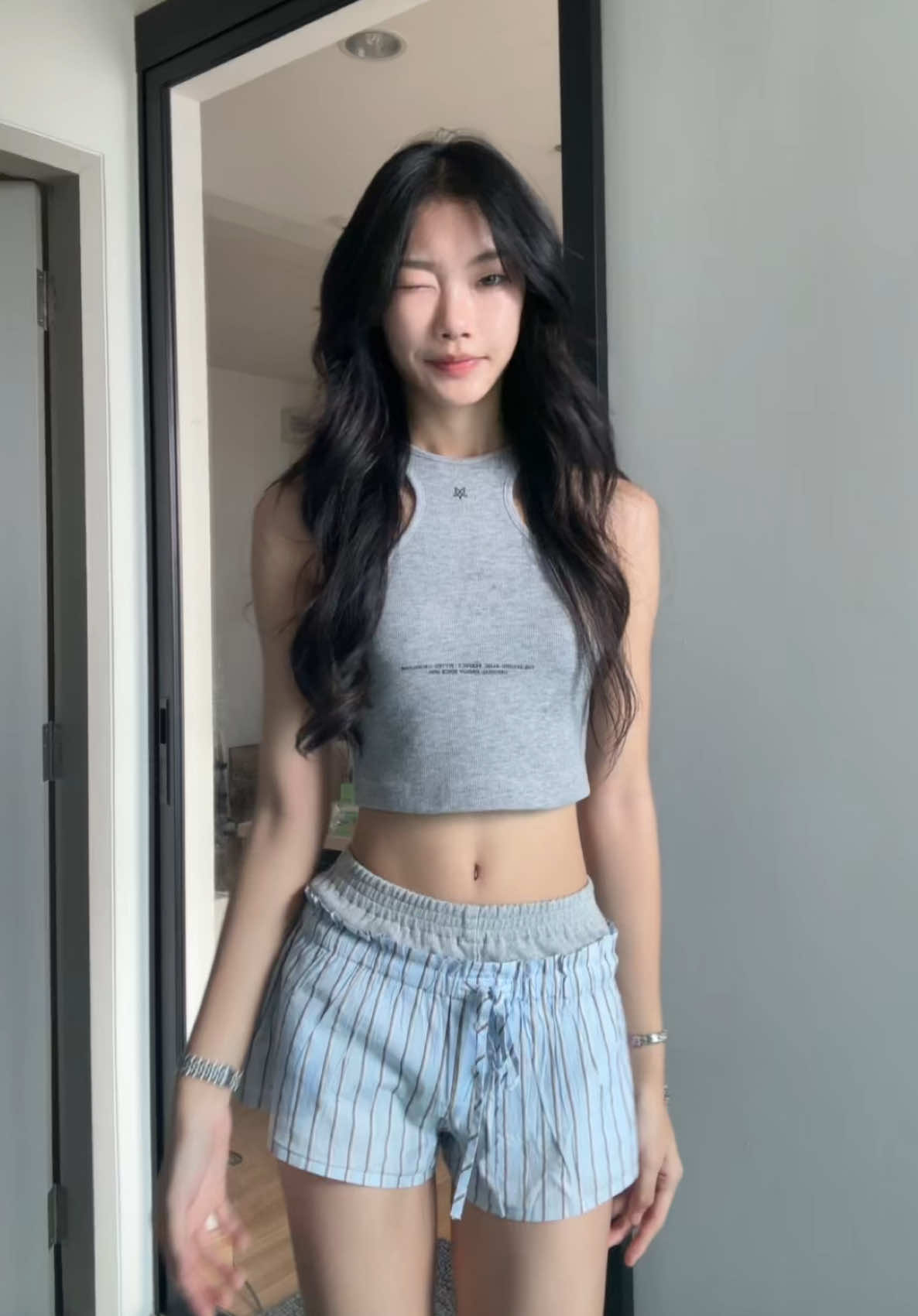 @ม ิ ว  🌸