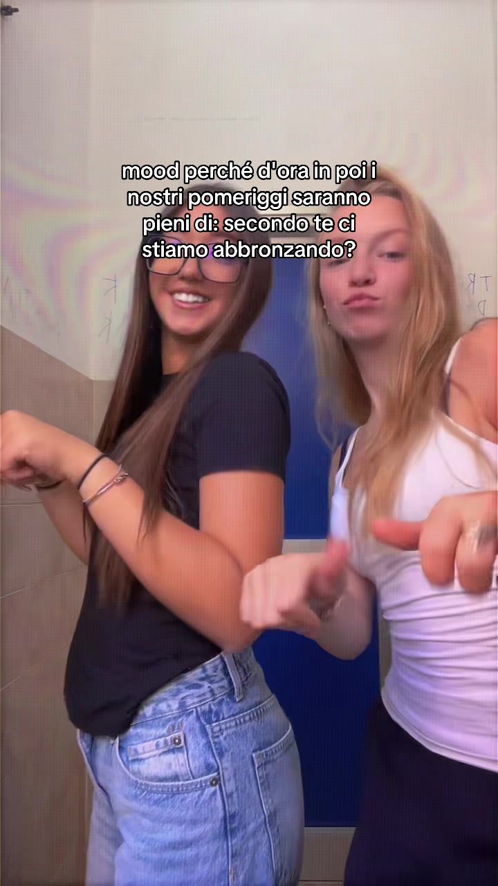 @👩🏼👩🏻
