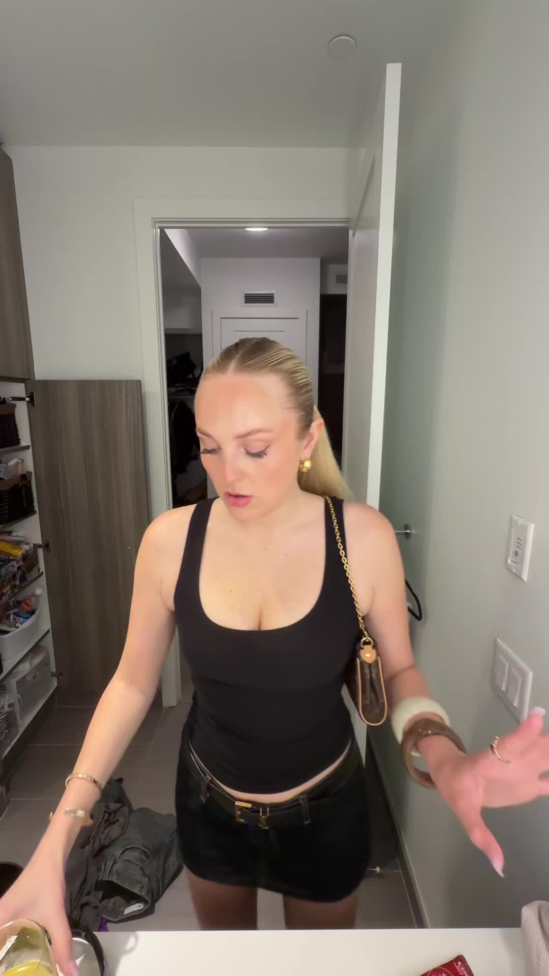 @dumbblondediary