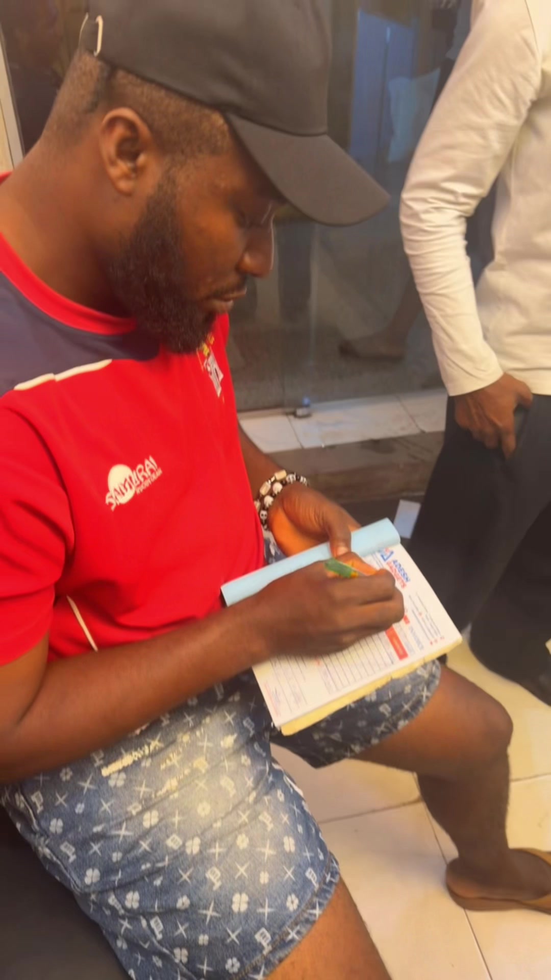 @iPhone & Car dealer ikeja