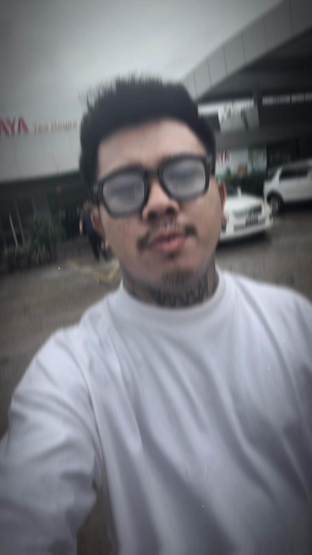 @Zwe Htet