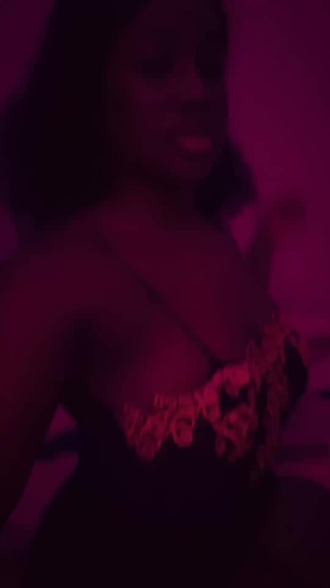 @💜Misshottie🥵